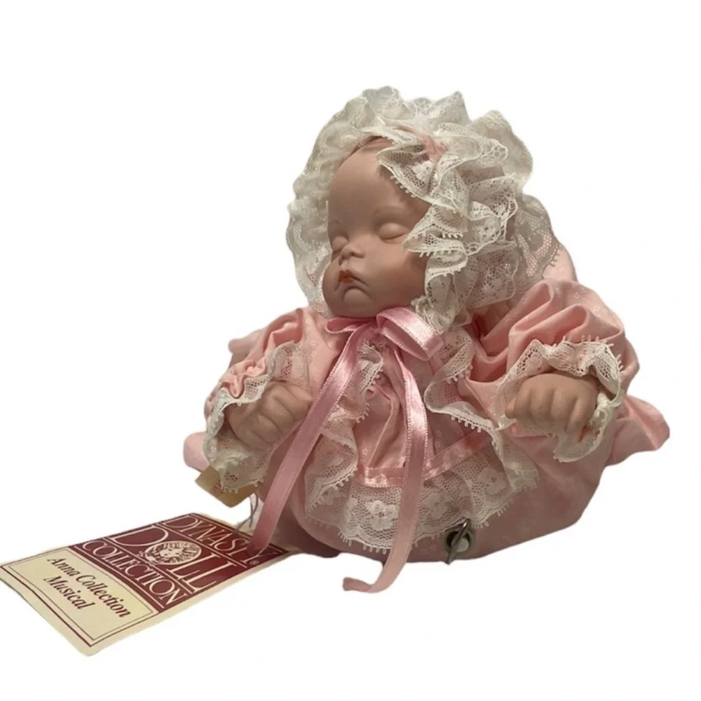 Vintage Musical Baby Dara Porcelain Wind Up Music Box Dynasty Doll Collection